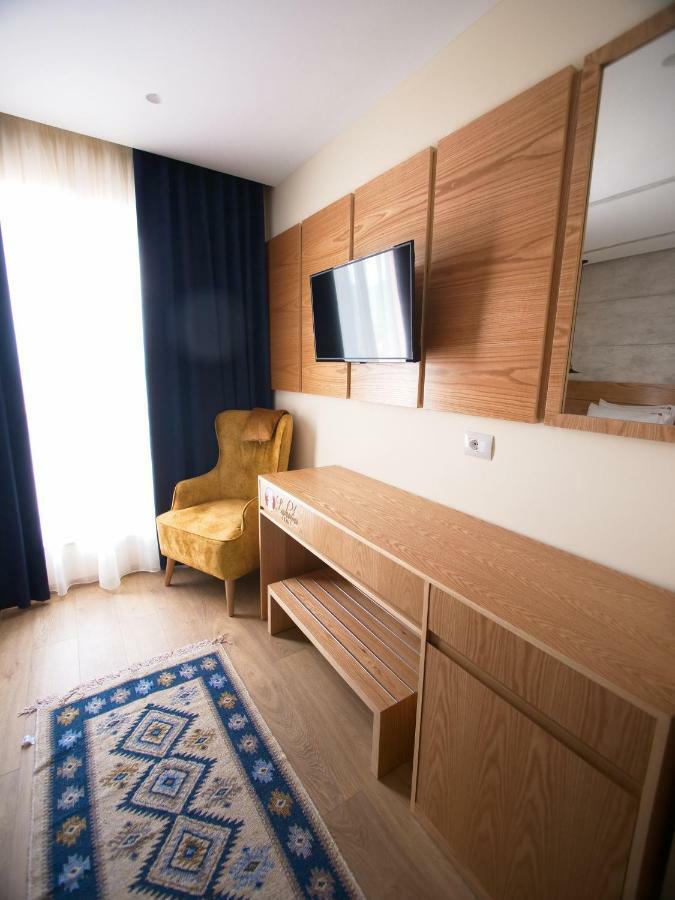 Hotel Lahuta Bajram Curri Eksteriør billede